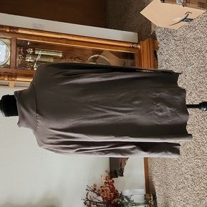 H🌞 NWT Gray Turle Neck